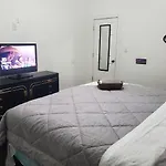 Private Room Near To Downtown Churchill Downs Uofl Airport &Kentucky Expo Center