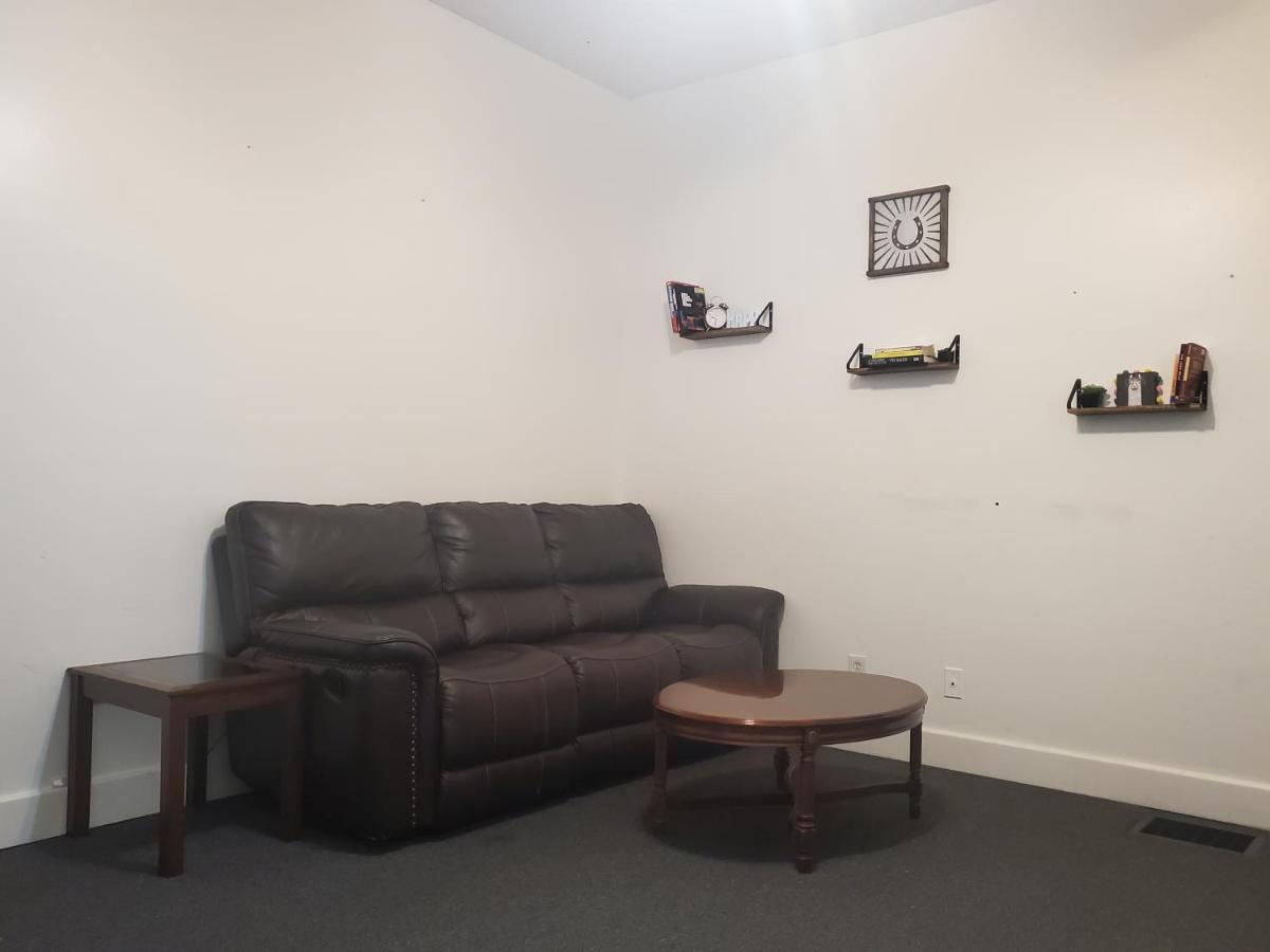 Homestay Private Near To Downtown Churchill Downs Uofl Airport &kentucky Expo Center *